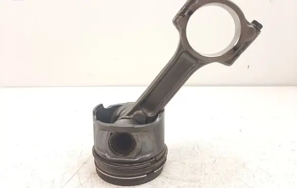 Nissan NV200 Piston with connecting rod