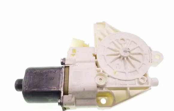 Mercedes-Benz C W204 Front door window regulator motor A2048200242 0130822502