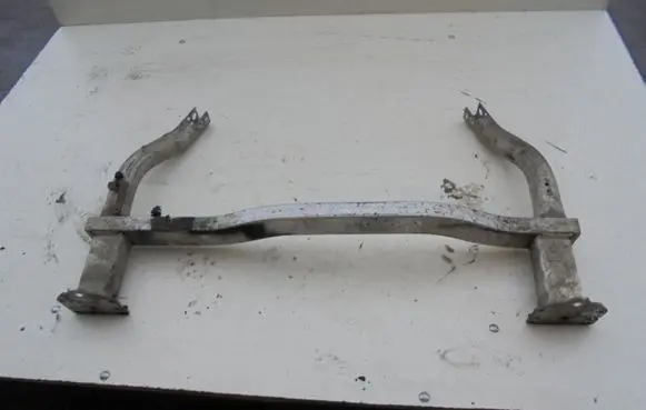 Citroen C5 Engine mount bracket