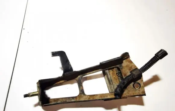 Volkswagen Golf IV Engine mounting bracket
