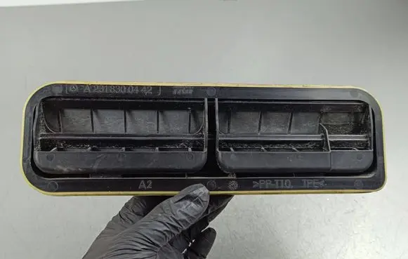 Mercedes-Benz SL R231 Quarter panel pressure vent A2318300442