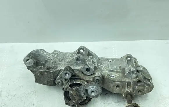 BMW 5 F10 F11 Generator/alternator bracket 8506863 174786 A69013