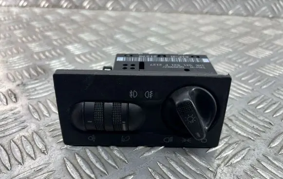 Volkswagen Golf III Light switch 1H6941531P
