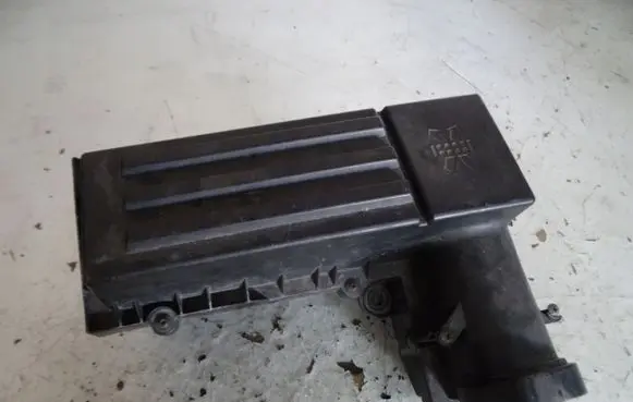 Volkswagen Touran I Air filter 