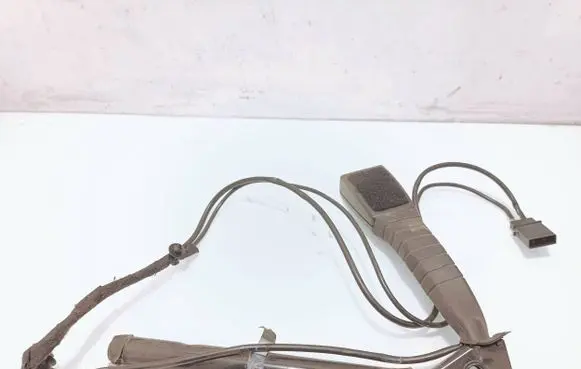 Front seatbelt buckle
