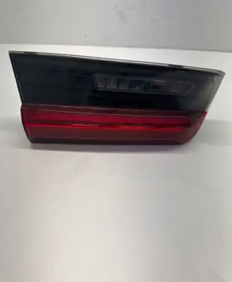 Tailgate rear/tail lights