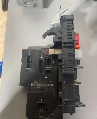 Mercedes-Benz C W204 SAM control unit 2049060205 2319025101 5DK01102211