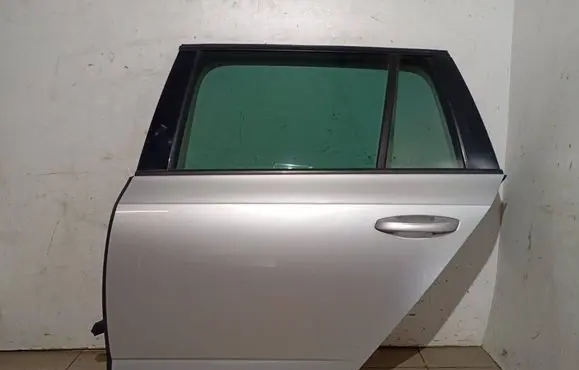 Skoda Octavia Mk3 (5E) Rear door