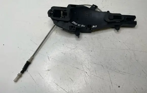 BMW 3 E90 E91 Rear door exterior handle/bracket 7060299