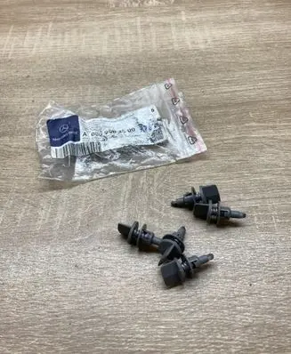 Mercedes-Benz Sprinter W901 W902 W903 W904 Other body part A0009983500