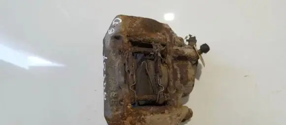 Mitsubishi Pajero Rear brake caliper