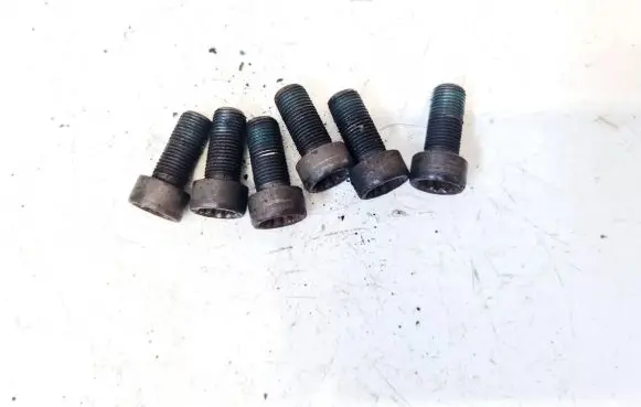 Skoda Octavia Mk2 (1Z) Nuts/bolts 