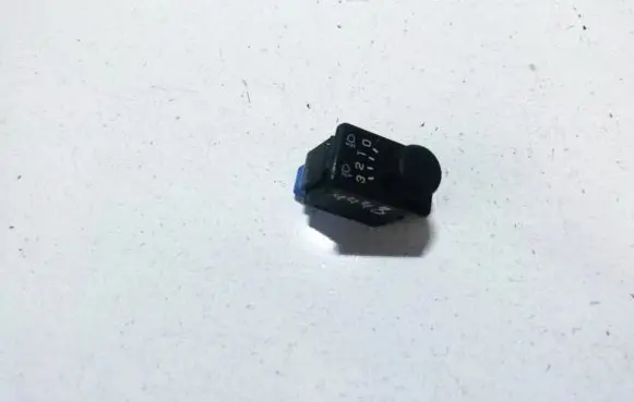 Nissan Primera Headlight level height control switch