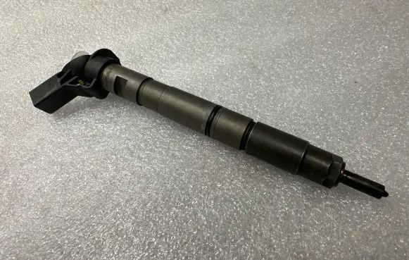 Audi Q7 4L Fuel injector 059130277AB