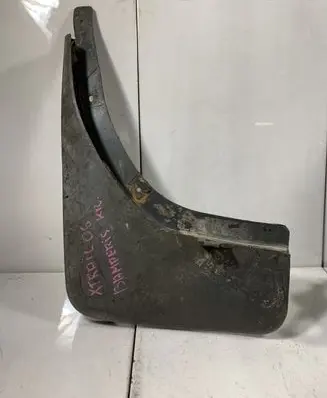 Nissan X-Trail T30 Front mudguard 988138H300