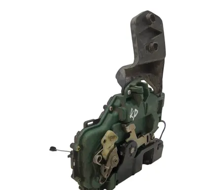 Volkswagen Golf IV Front door lock 117674103