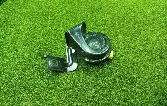 Opel Vivaro Horn signal 256105748R 7073881157 93456400
