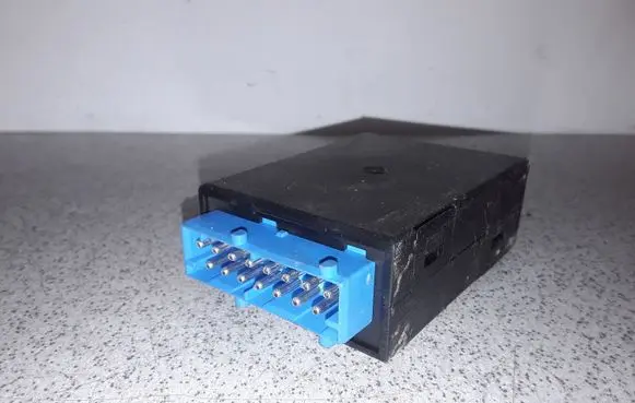 BMW 3 E36 Window wiper relay 61358366381