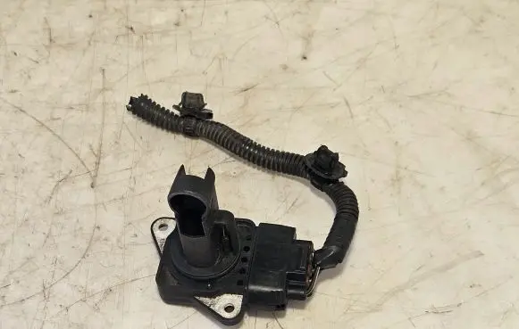 Toyota Avensis T250 Mass air flow meter 222040N010