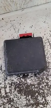 Renault Laguna III Fuse box cover 284c40001r
