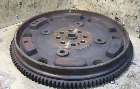 KIA Carnival Flywheel 9K06 AUTOMATINEPAVARDEZE