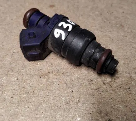 Audi A6 S6 C5 4B Fuel injector 078133551L