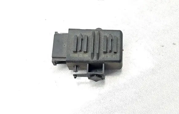 Volkswagen Golf VI Seat heating relay 1K0959772
