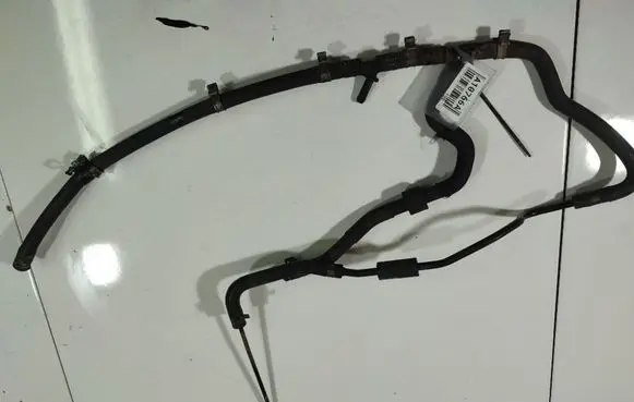 Volkswagen Touareg I Engine coolant pipe/hose