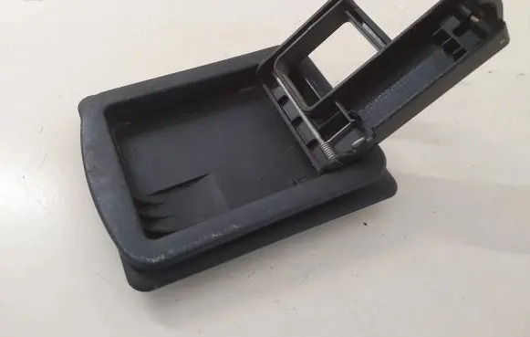 Audi A4 S4 B7 8E 8H Floor mat clip fixing clamp 