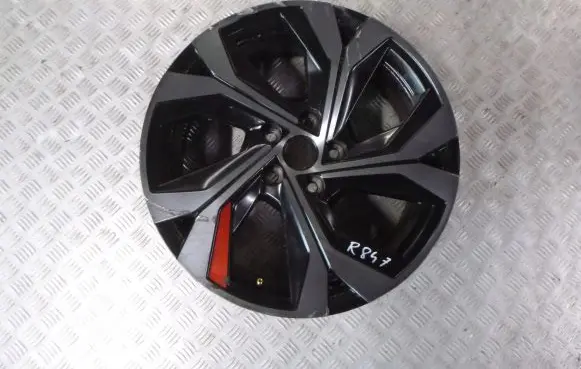 Renault Arkana R18 alloy rim 