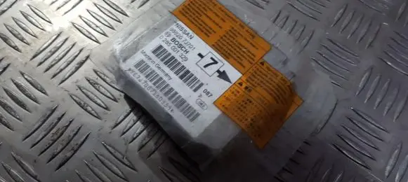 Nissan Primera Airbag control unit/module 0285001329 988207j701