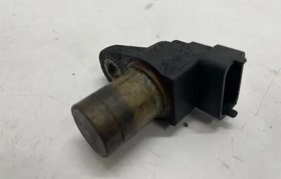 Mercedes-Benz E W210 Camshaft position sensor A0031539728