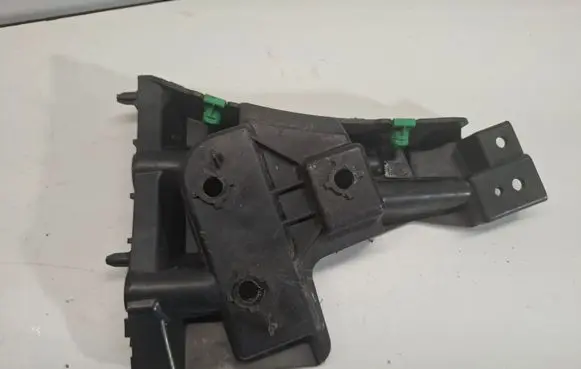 Volvo V60 Front bumper mounting bracket 31323833