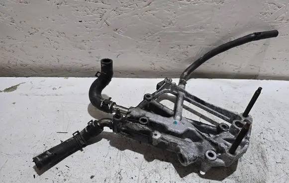 Engine coolant pipe/hose