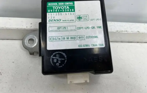 Lexus IS 200-300 Door central lock control unit/module 89741-53020