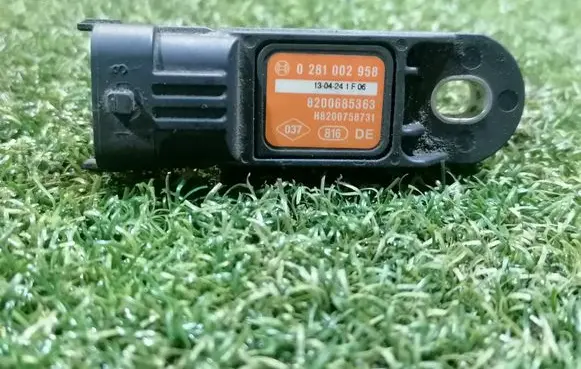 Renault Master III Air pressure sensor 8200685363