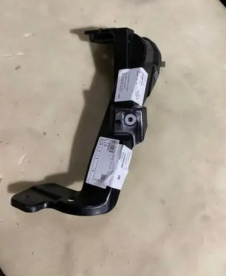 Polestar 2 Fender mounting bracket 31688244