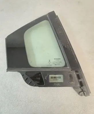Rear vent window glass