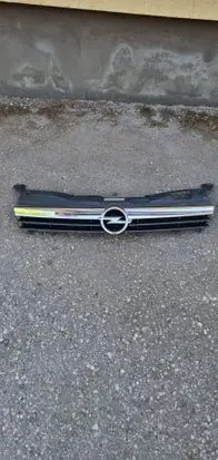Opel Astra H Front grill 13241961