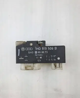 Volkswagen Golf III Coolant fan relay 1H0919506B 898673