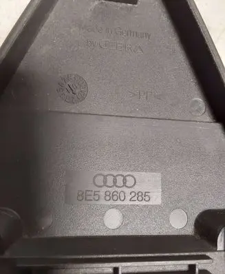 Audi A4 S4 B7 8E 8H Hazard Warning Triangle Mounting Bracket 8E5860285