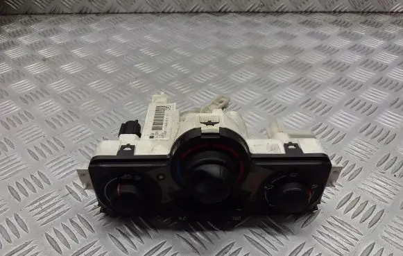 Renault Megane II Interior fan control switch F666445V
