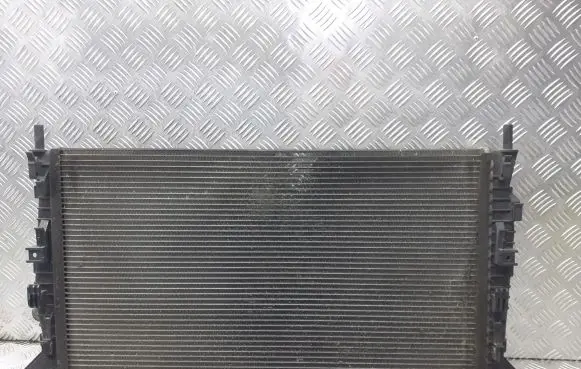 Ford Focus Coolant radiator 3M5H8005TL