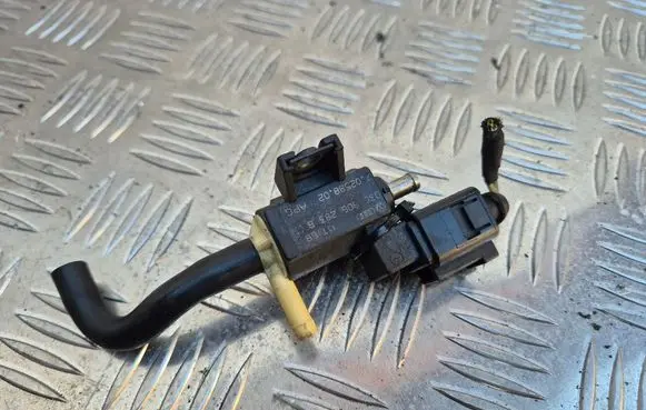 Volkswagen Golf Plus Vacuum valve 03C906283B 70258802