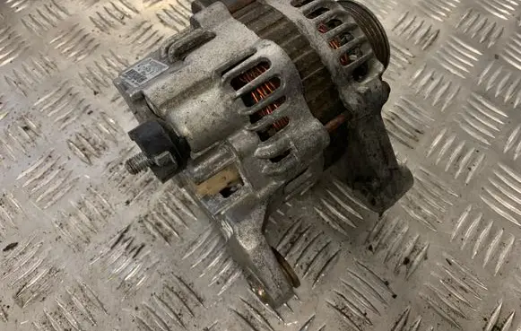 Dacia Sandero Generator/alternator 8200660052