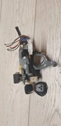 Mitsubishi Lancer Ignition lock Mr587993