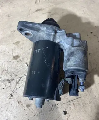 Volkswagen Polo V 6R Starter motor 0001123028 02Z911023N 20110601
