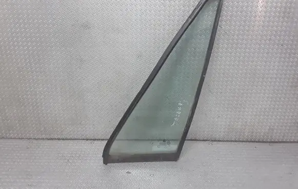 Hyundai Galloper Front triangle window/glass 