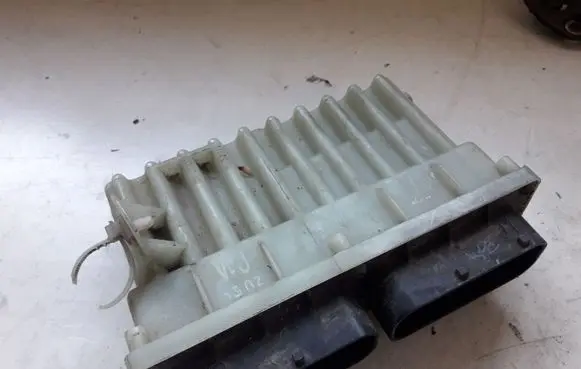 Opel Zafira A Fan control module 