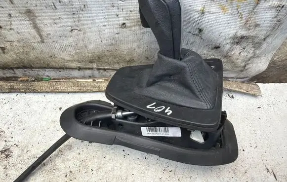 BMW 3 E90 E91 Gear shifter/selector 7548037